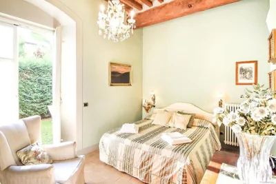 At the Guinigi Tower, with Private Courtyard – Photos 11