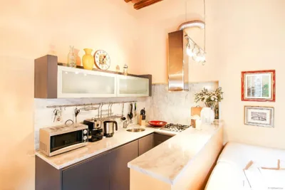 At the Guinigi Tower, with Private Courtyard – Photos 15